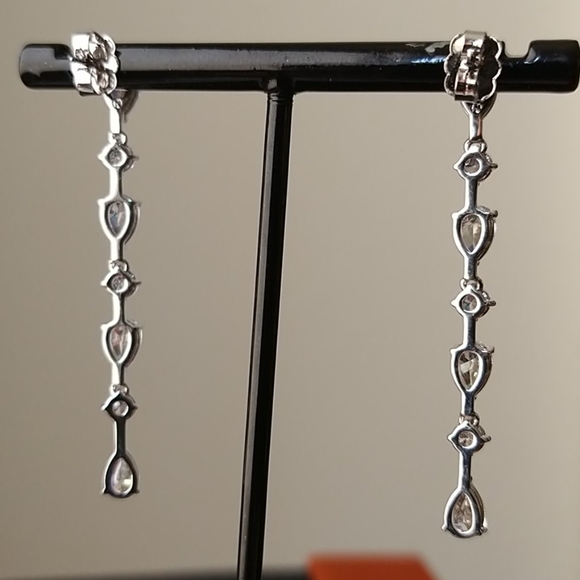 NADRI White Rhodium Cubic zirconia earring - Picture 3 of 5